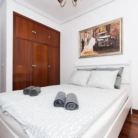 Con Parking Privado Cerca De Zurriola Apartment *